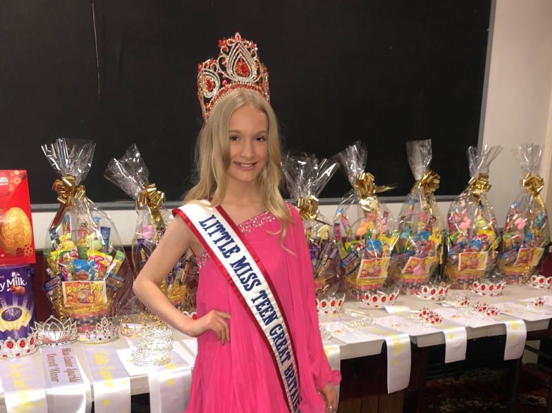Little Miss Teen Great Britain, Ellie-Mia Zschiesche, was invited to judge Miss Easter Sparkle!