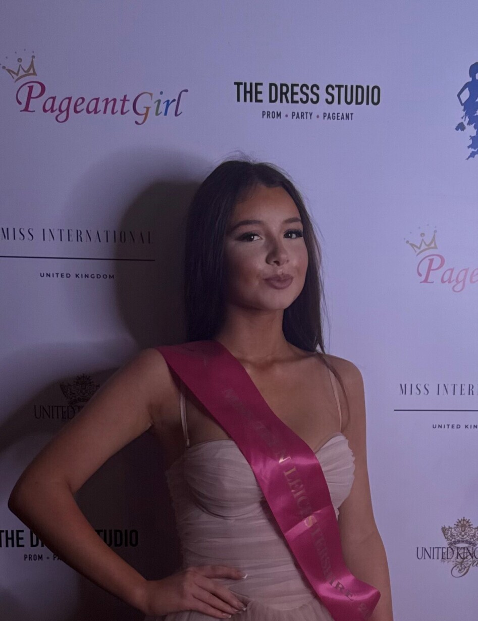 Mia H - Miss Teen Great Britain