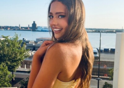 Ava V
